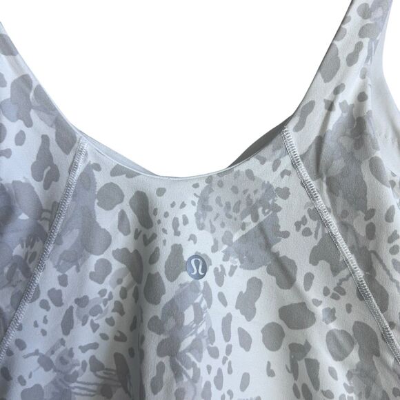 Lululemon Align Tank Top Womens 6 White Cropped V Neck Tank Top Light Support - Picture 3 of 6